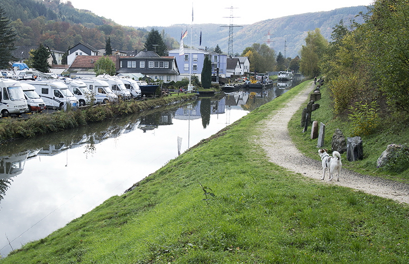 Lahntal SAM_4845 Kopie.jpg - In Bad Ems haben wir an einem Seitenarm der Lahn einen wirklich schönen Stellplatz erwischt